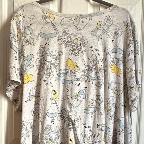 Torrid Disney Her Universe Size 4X Alice in Wonderland Handkerchief Hem Tee - Picture 7 of 7